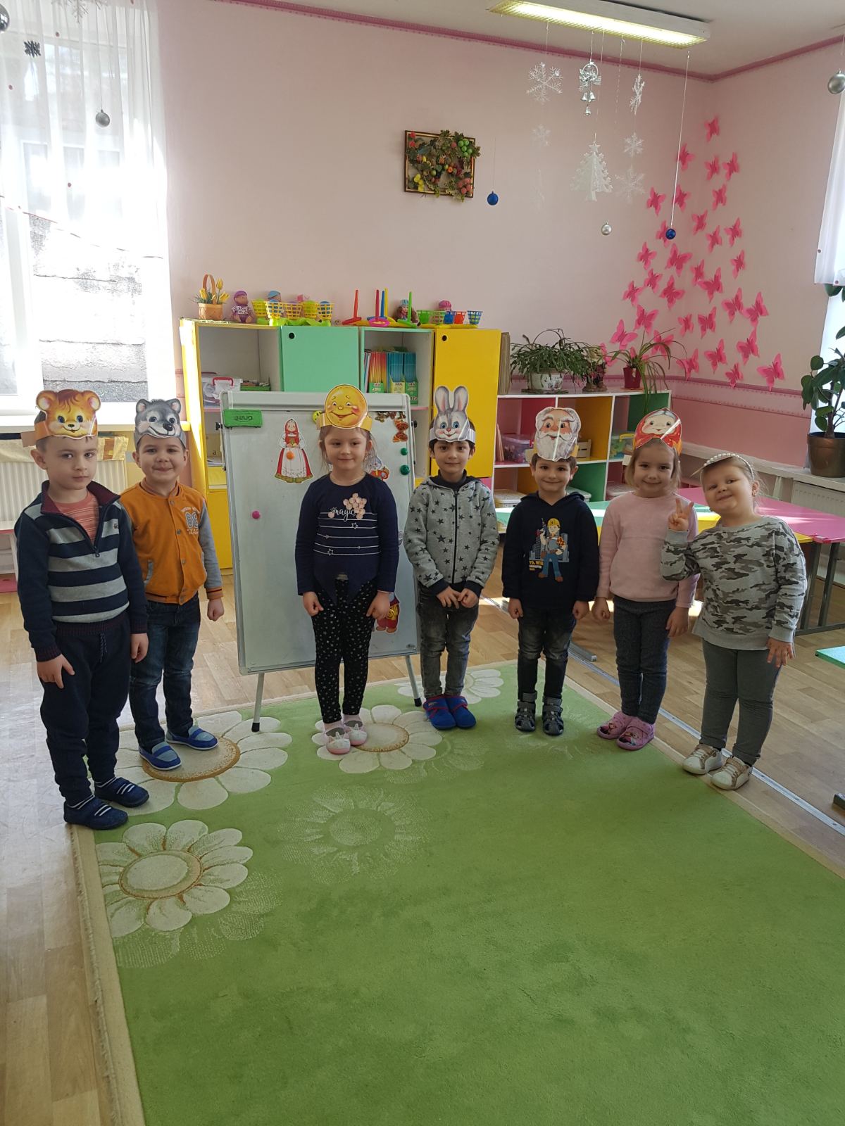 Activitatea zilnică. Copiii din grupa nr.1. Activi și creativi