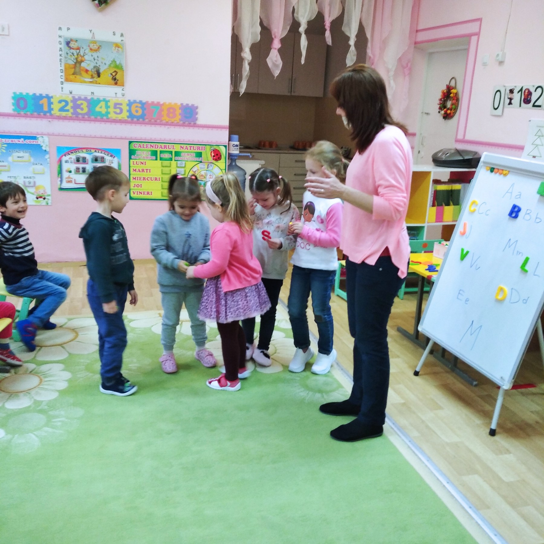 “Ce pot face două mâini dibace”. Copiii din grupa nr.1